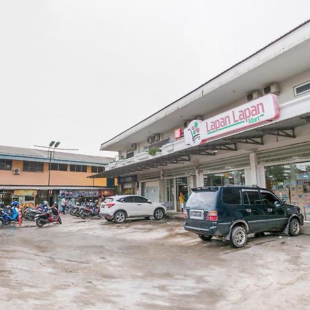Oyo 850 Lapan Lapan Hotel Banjarmasin  Exterior photo