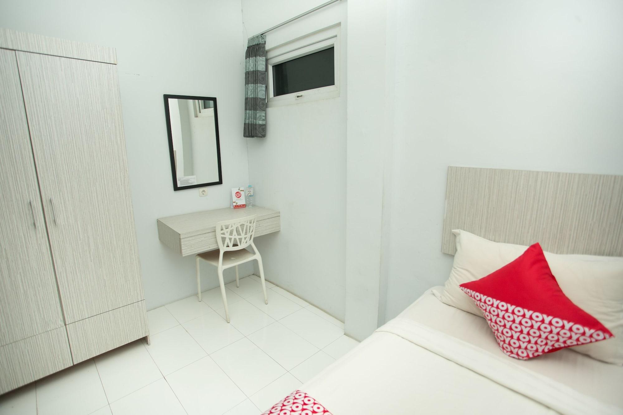 Oyo 850 Lapan Lapan Hotel Banjarmasin  Exterior photo