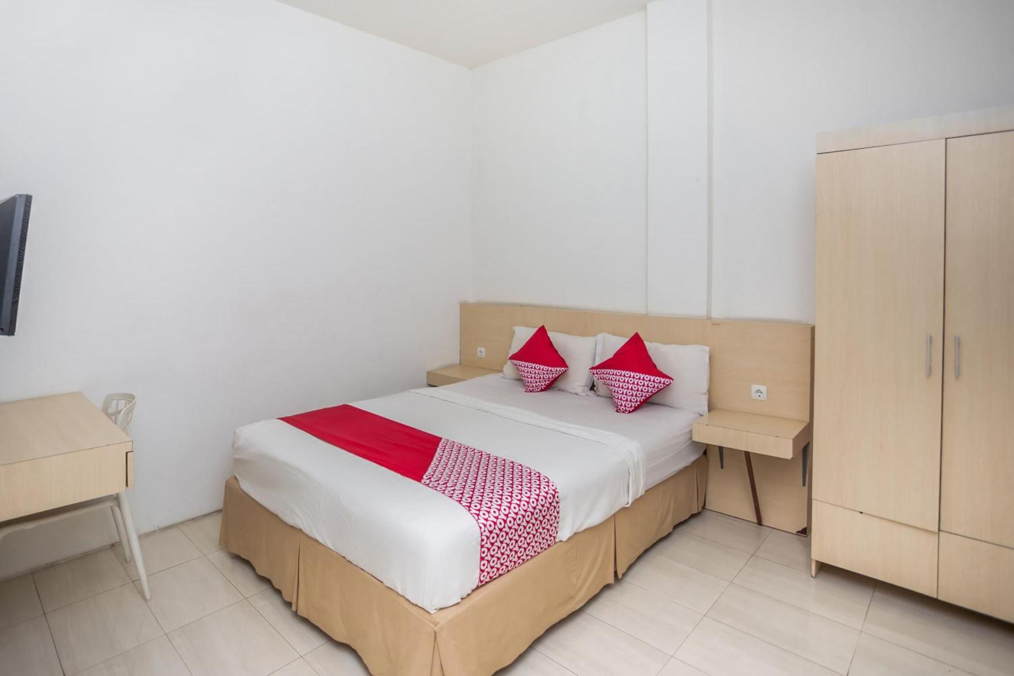 Oyo 850 Lapan Lapan Hotel Banjarmasin  Exterior photo